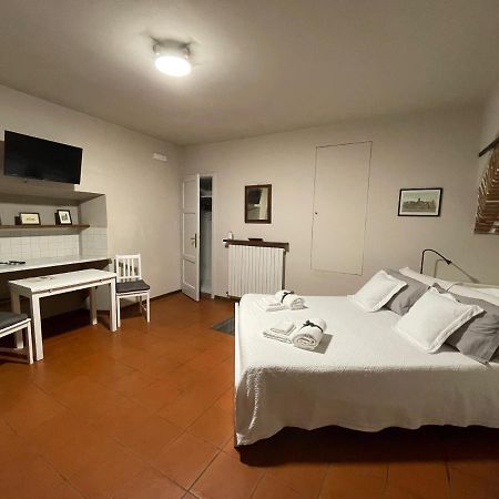 La Casa Nel Vicolo Lägenhet Altopascio Exteriör bild