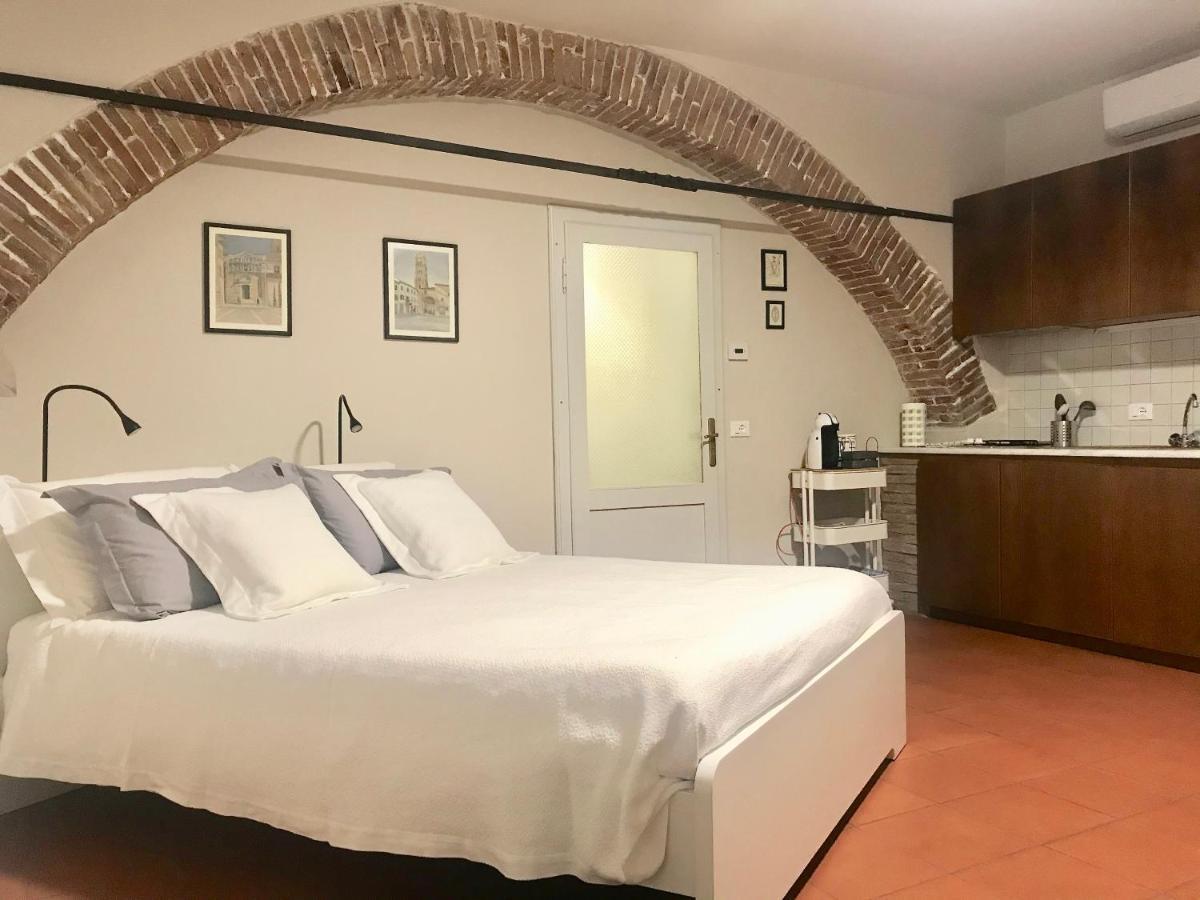 La Casa Nel Vicolo Lägenhet Altopascio Exteriör bild