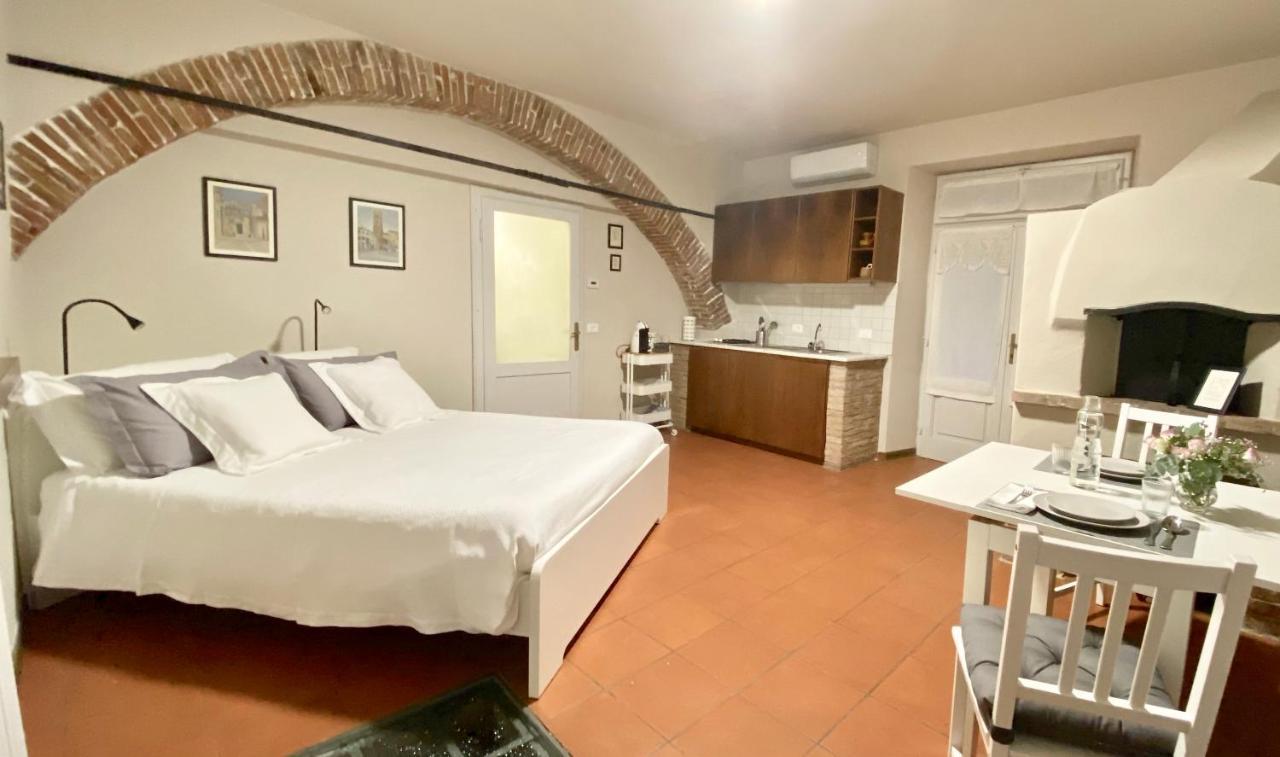 La Casa Nel Vicolo Lägenhet Altopascio Exteriör bild