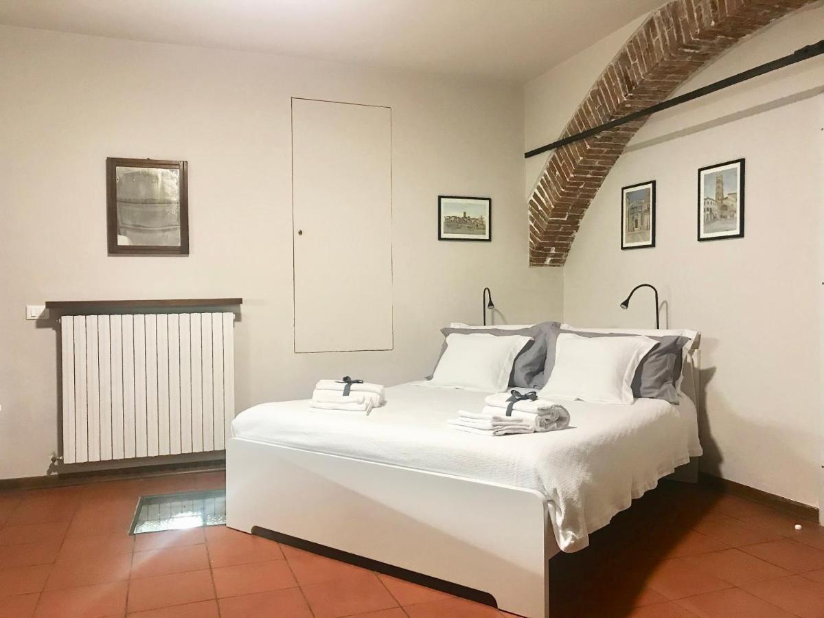 La Casa Nel Vicolo Lägenhet Altopascio Exteriör bild