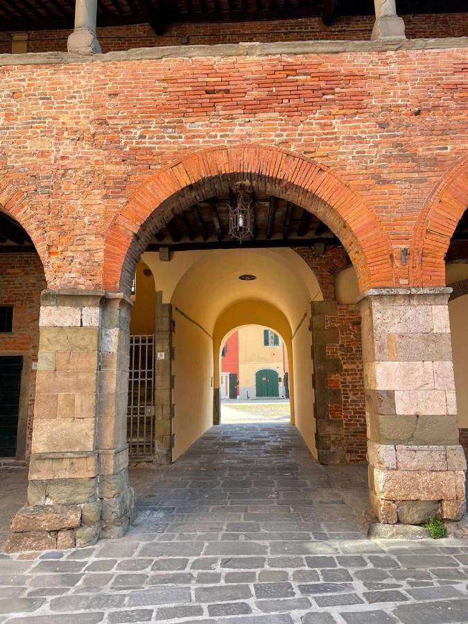La Casa Nel Vicolo Lägenhet Altopascio Exteriör bild