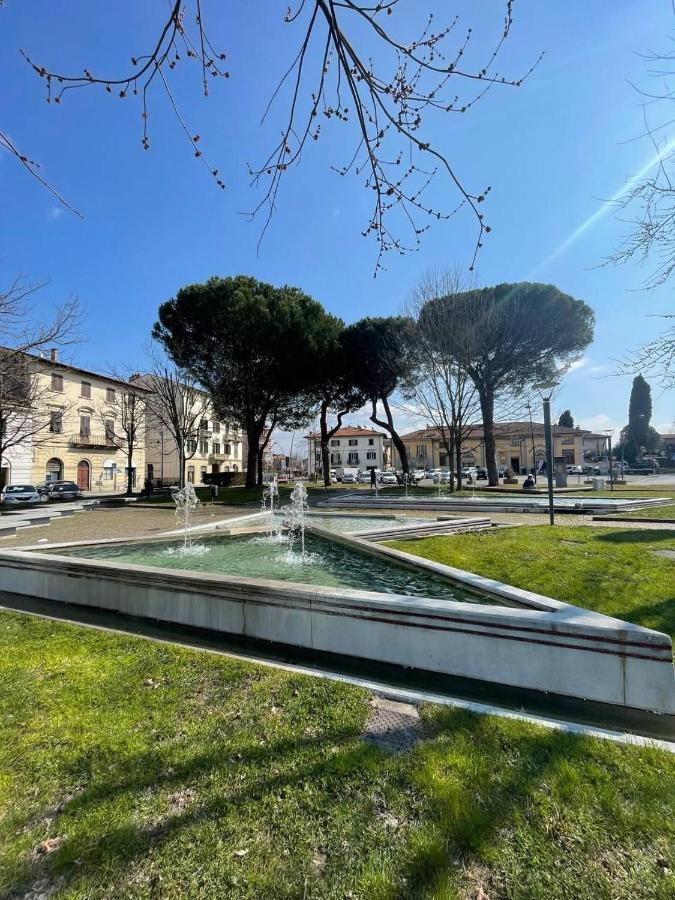 La Casa Nel Vicolo Lägenhet Altopascio Exteriör bild