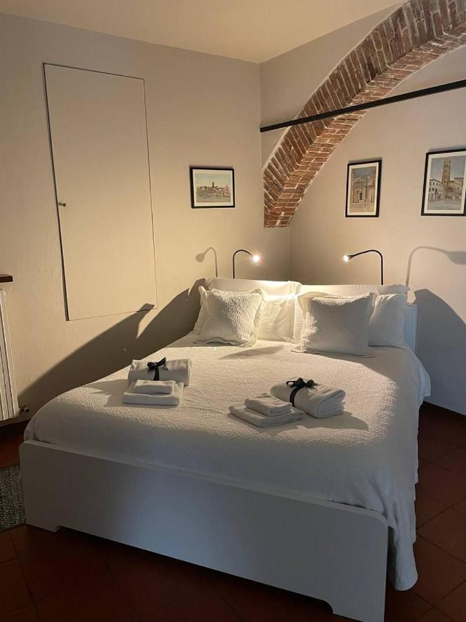 La Casa Nel Vicolo Lägenhet Altopascio Exteriör bild