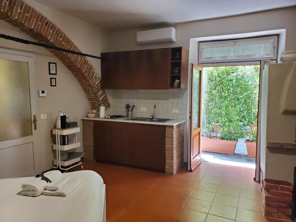 La Casa Nel Vicolo Lägenhet Altopascio Exteriör bild